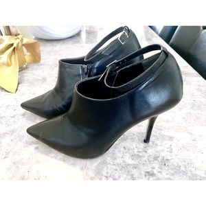 Worthington Black Heels Size 6